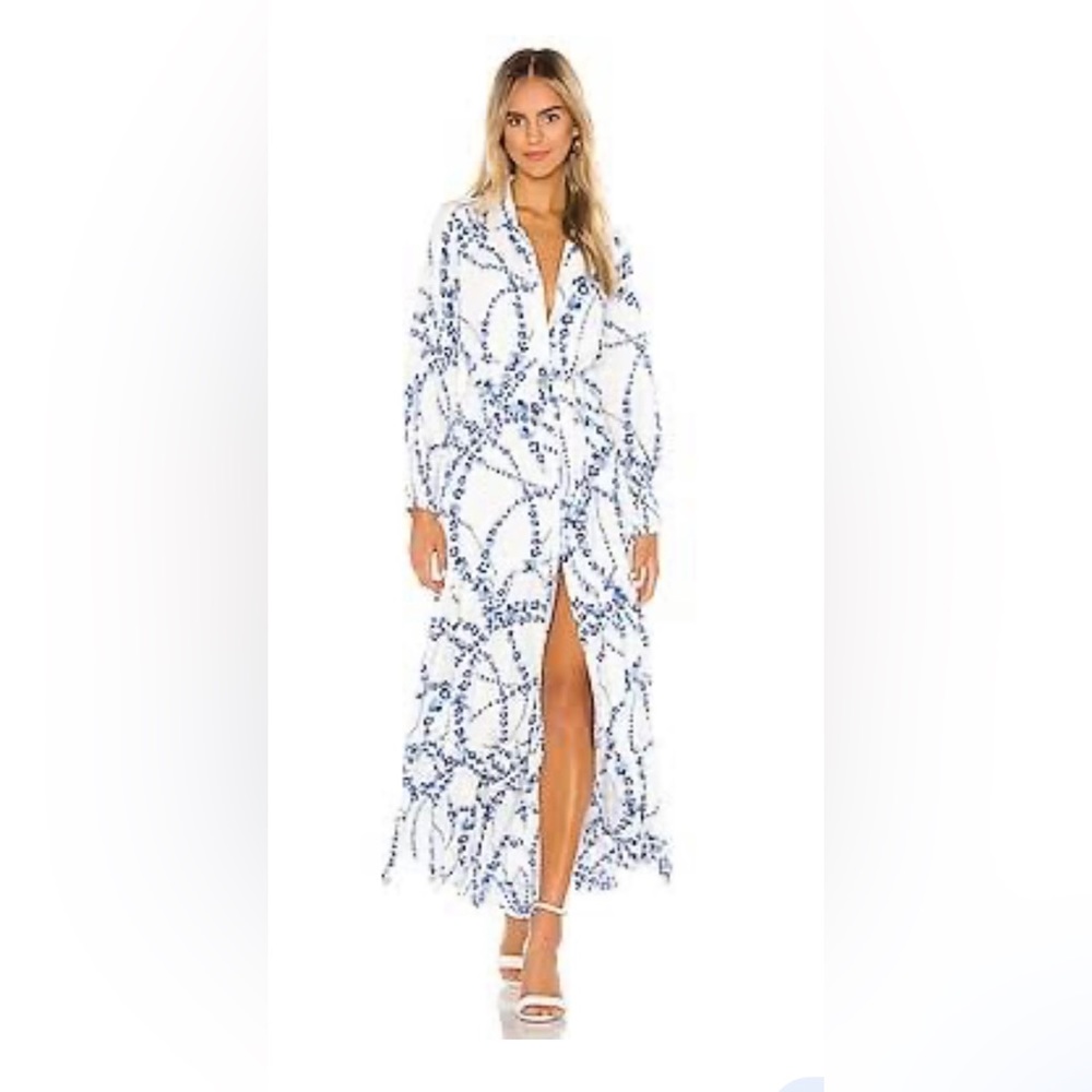 Misa Evangeline in Intertwined White Floral Size Medium